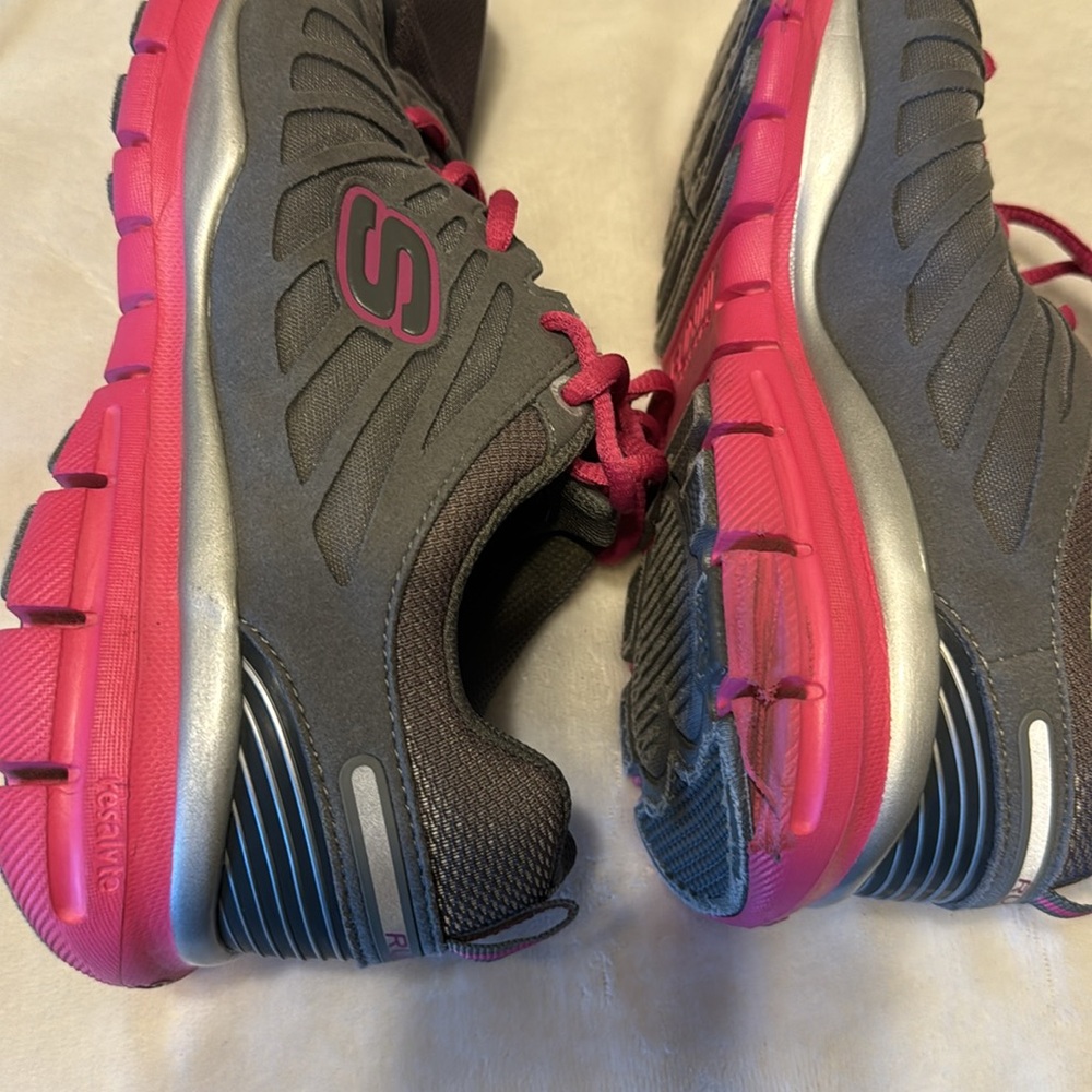 Skechers Run Tone Ups Women's Size 7.5 gray pink - Picture 8 of 10